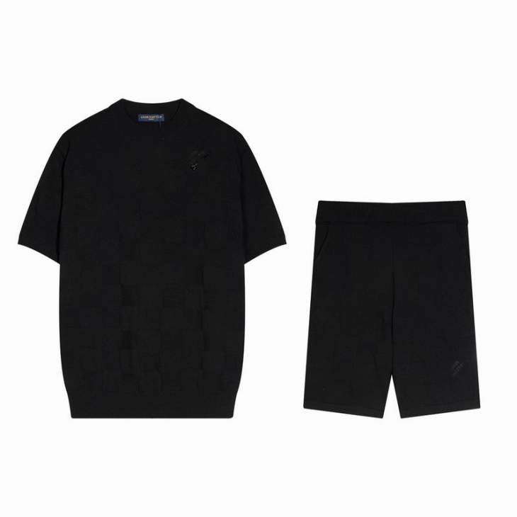 Picture of LV Shirt Pant Suits _SKULVS-XLcdtx0123753